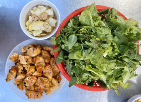 Mách bạn quán chả tôm gần 50 năm ở Thanh Hóa