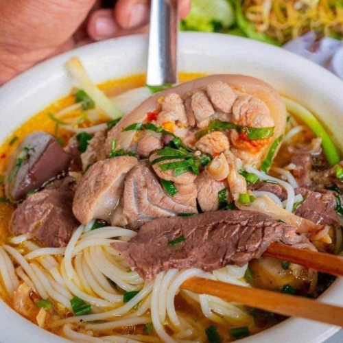 top 5 quan bun bo hue ngon nhat tinh thanh hoa 1