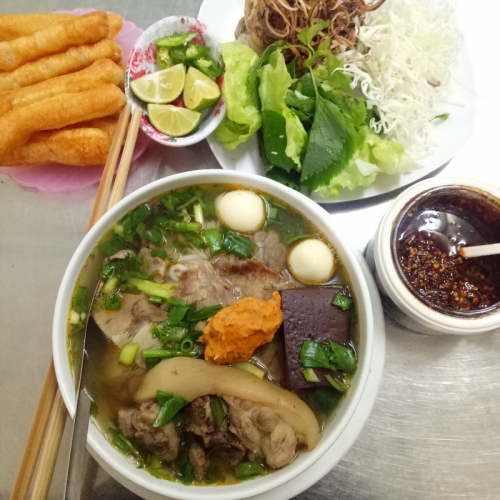 top 5 quan bun bo hue ngon nhat tinh thanh hoa 2