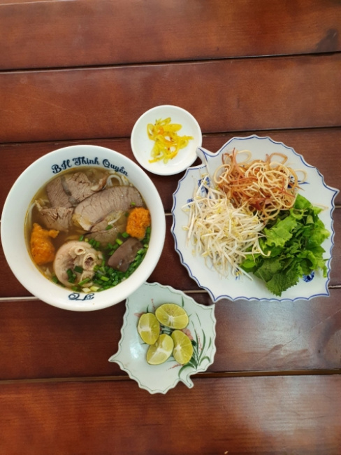 top 5 quan bun bo hue ngon nhat tinh thanh hoa 3