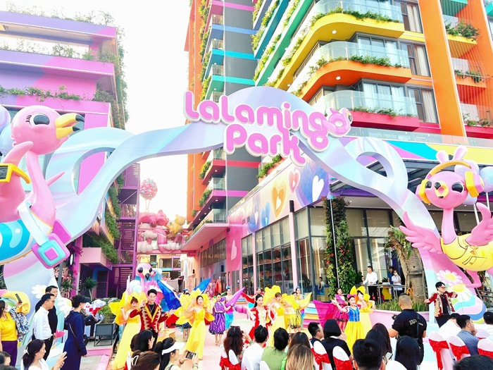 flamingo hai tien party