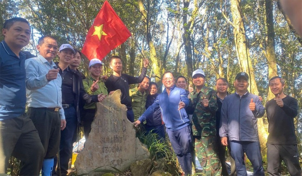 Khám phá 2km đường rừng mạo hiểm chinh phục đỉnh Pù Luông – Tuyến trekking &quot;khó nhưng đáng&quot; ở Thanh Hóa